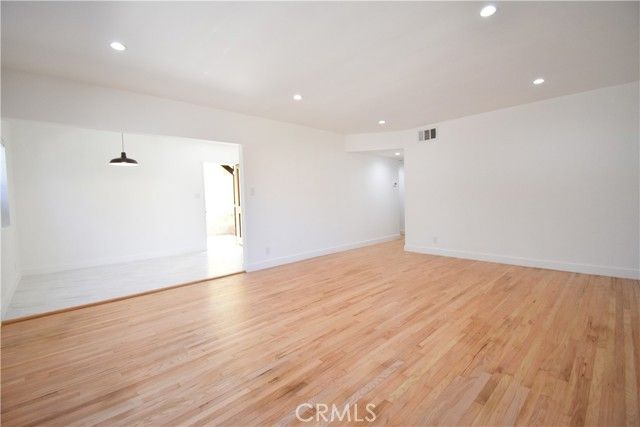 1570 N Verdugo Road B, Glendale, CA 91208