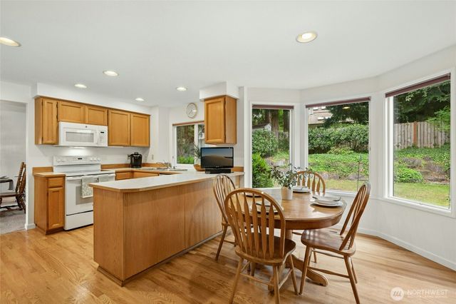 23435 NE 28th Place, Sammamish, WA 98074
