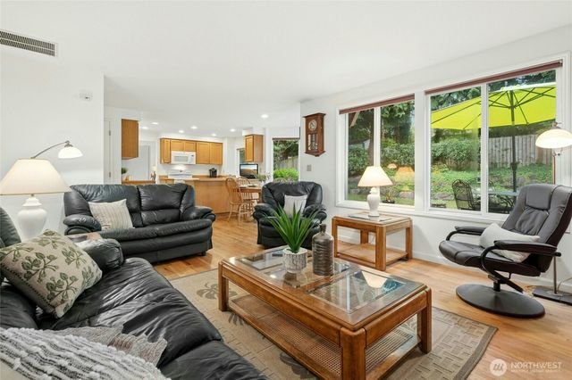 23435 NE 28th Place, Sammamish, WA 98074