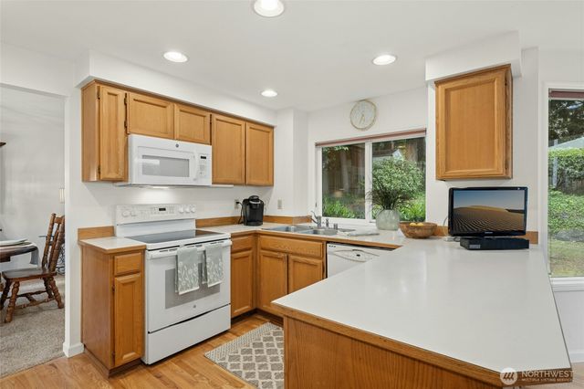 23435 NE 28th Place, Sammamish, WA 98074
