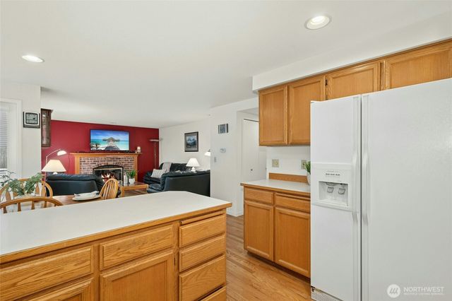 23435 NE 28th Place, Sammamish, WA 98074