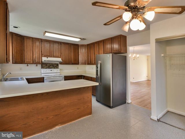 7906 KARA CT, Greenbelt, MD 20770