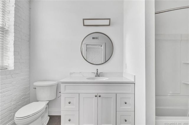 475 Howe Avenue 5, Shelton, CT 06484