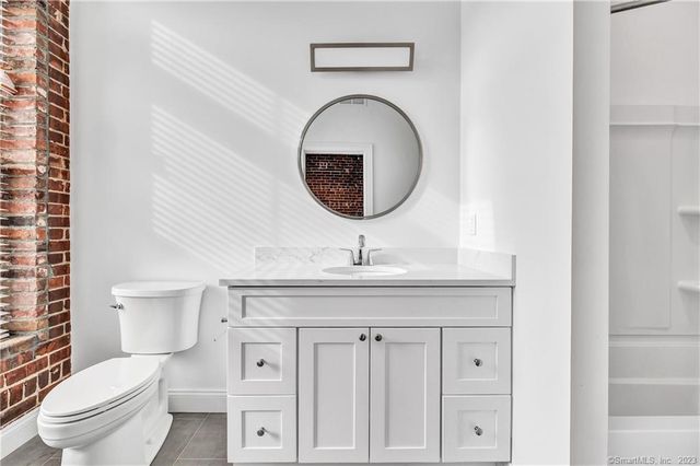 475 Howe Avenue 5, Shelton, CT 06484