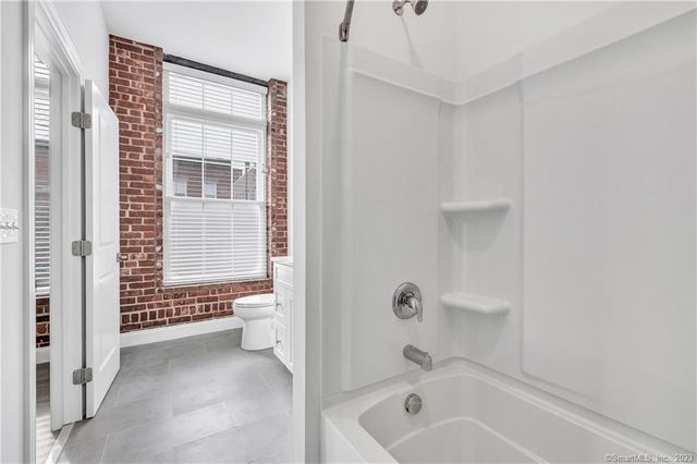 475 Howe Avenue 5, Shelton, CT 06484