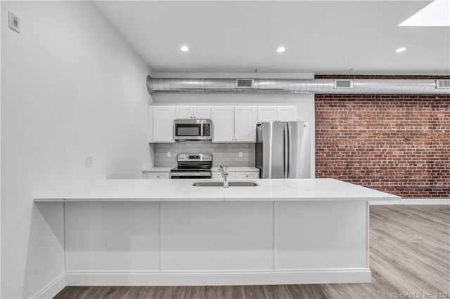 475 Howe Avenue 5, Shelton, CT 06484