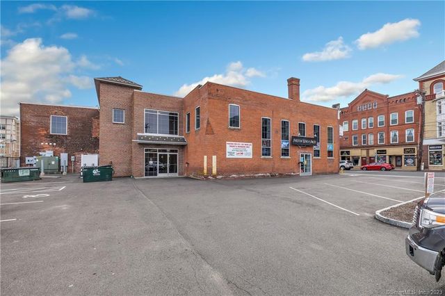 475 Howe Avenue 5, Shelton, CT 06484