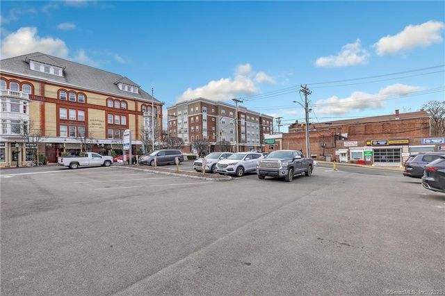 475 Howe Avenue 5, Shelton, CT 06484