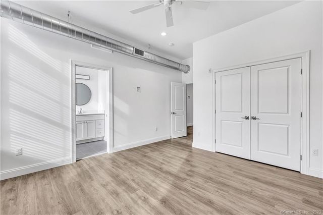 475 Howe Avenue 5, Shelton, CT 06484