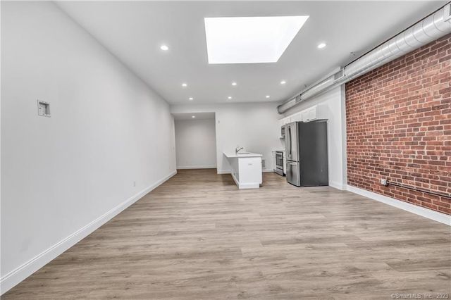 475 Howe Avenue 5, Shelton, CT 06484