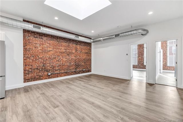 475 Howe Avenue 5, Shelton, CT 06484