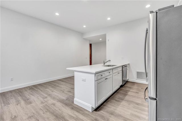 475 Howe Avenue 5, Shelton, CT 06484