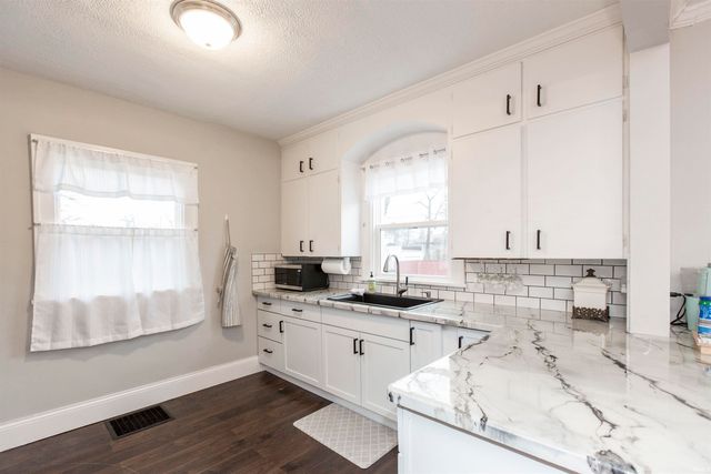 727 W Grove Street, Mishawaka, IN 46545