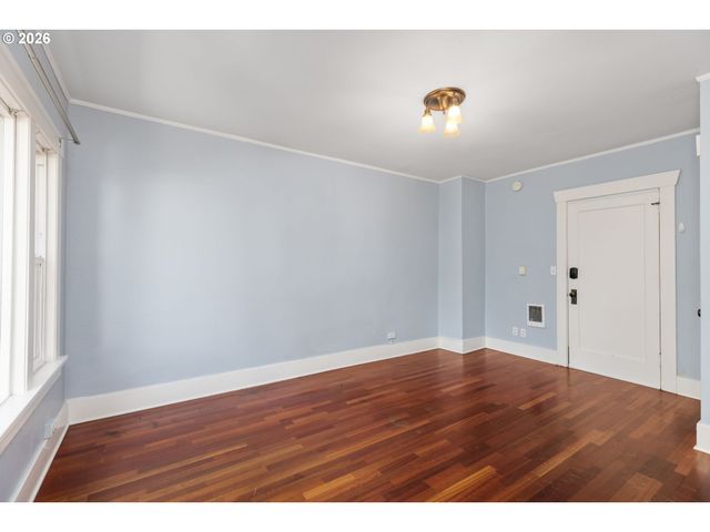 4763 N LOMBARD St 5, Portland, OR 97203
