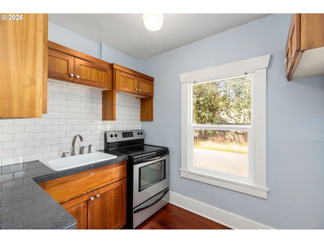 4763 N LOMBARD St 5, Portland, OR 97203