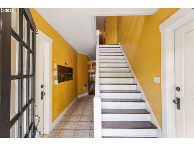 4763 N LOMBARD St 5, Portland, OR 97203