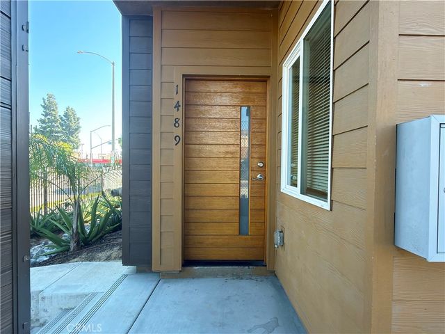 1489 Atlantic Avenue, Long Beach, CA 90813