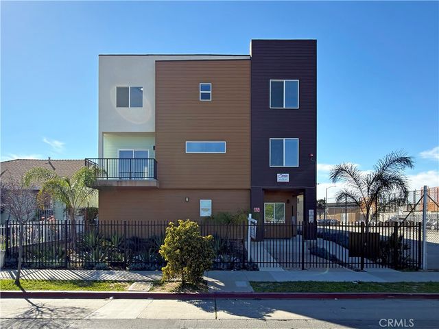 1489 Atlantic Avenue, Long Beach, CA 90813