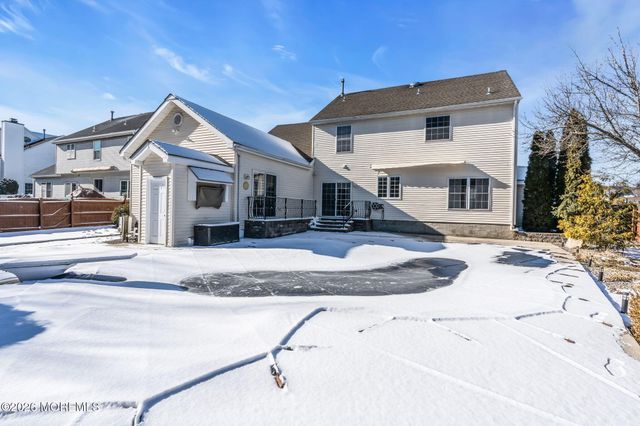 30 Gristmill Road, Howell, NJ 07731