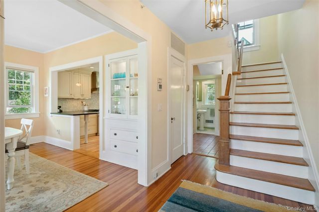 11 Sarven Court, Tarrytown, NY 10591