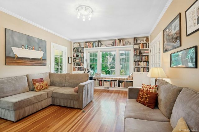 11 Sarven Court, Tarrytown, NY 10591
