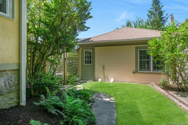 11 Sarven Court, Tarrytown, NY 10591