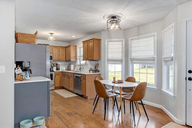 1109 W Scenic Hills Drive, Nixa, MO 65714