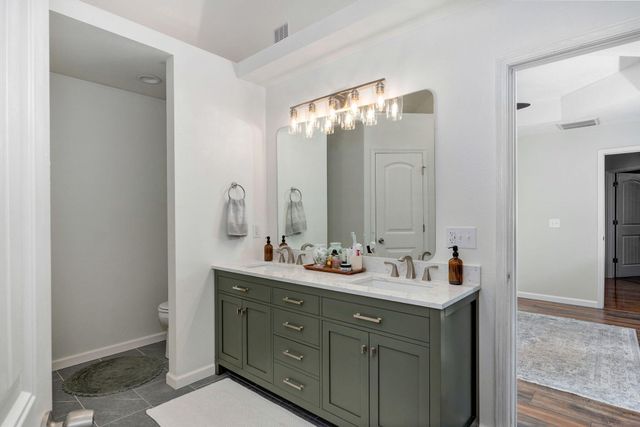 1109 W Scenic Hills Drive, Nixa, MO 65714