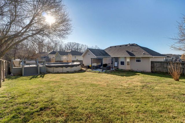 1109 W Scenic Hills Drive, Nixa, MO 65714