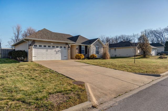 1109 W Scenic Hills Drive, Nixa, MO 65714
