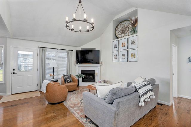 1109 W Scenic Hills Drive, Nixa, MO 65714