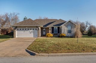 1109 W Scenic Hills Drive, Nixa, MO 65714