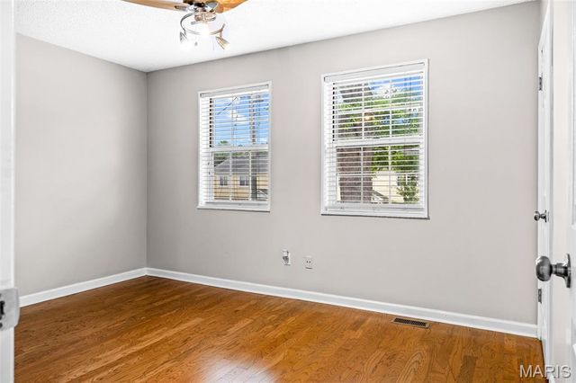 9137 North Swan Circle, St Louis, MO 63144