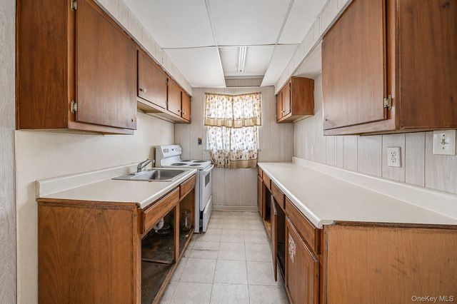 243 Coventry Road S, West Hempstead, NY 11552