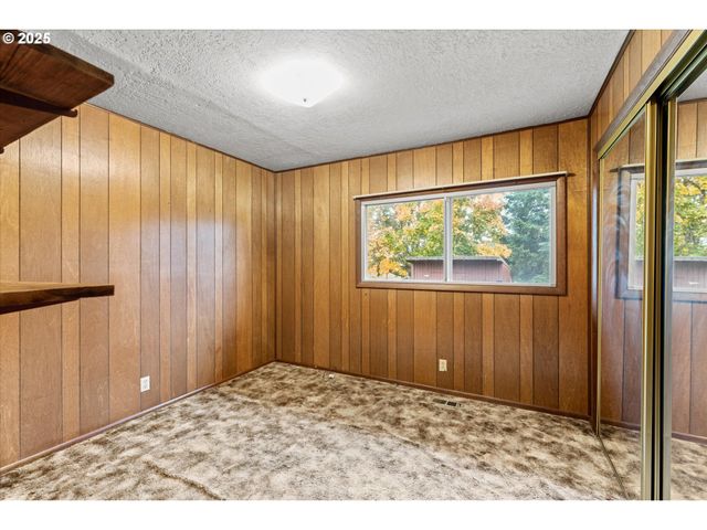 15690 S CARUS Rd, Oregon City, OR 97045