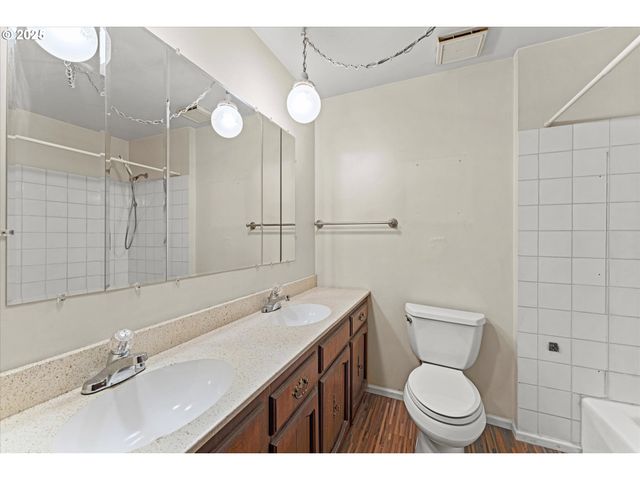 15690 S CARUS Rd, Oregon City, OR 97045