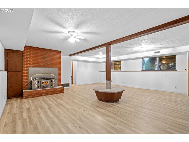 15690 S CARUS Rd, Oregon City, OR 97045