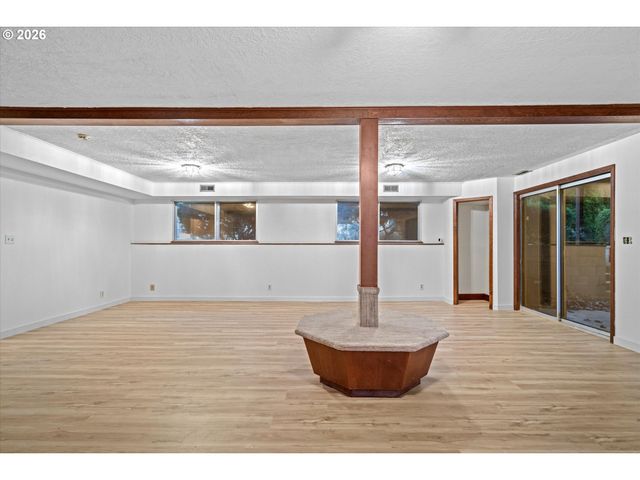 15690 S CARUS Rd, Oregon City, OR 97045