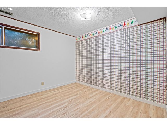 15690 S CARUS Rd, Oregon City, OR 97045