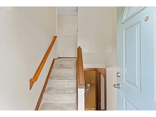 15690 S CARUS Rd, Oregon City, OR 97045