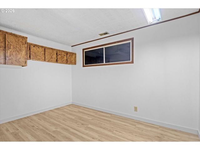 15690 S CARUS Rd, Oregon City, OR 97045