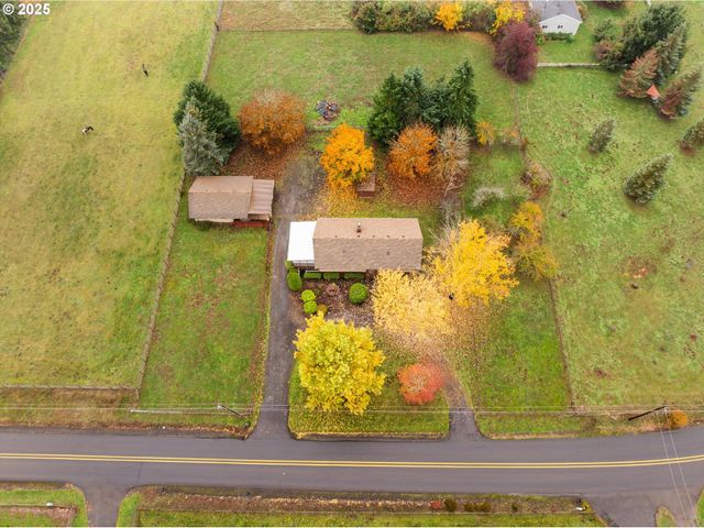 15690 S CARUS Rd, Oregon City, OR 97045