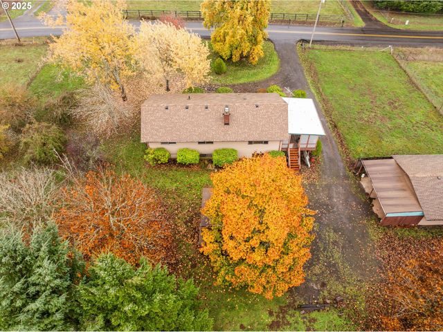 15690 S CARUS Rd, Oregon City, OR 97045