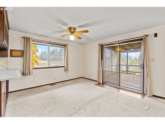 15690 S CARUS Rd, Oregon City, OR 97045