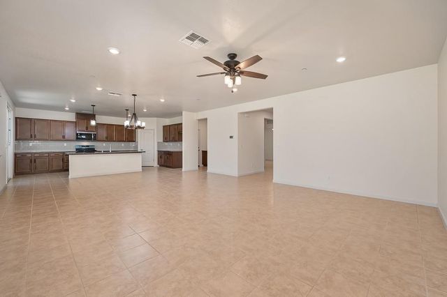9081 Royal Gorge Loop, Roseville, CA 95747
