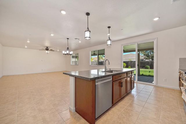 9081 Royal Gorge Loop, Roseville, CA 95747