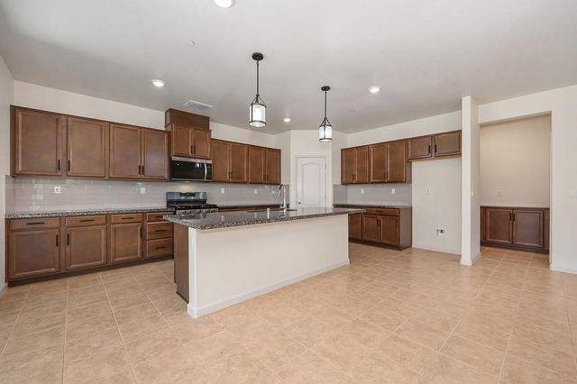 9081 Royal Gorge Loop, Roseville, CA 95747