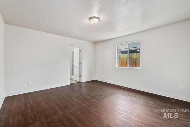 4588 N Price Ave, Meridian, ID 83646