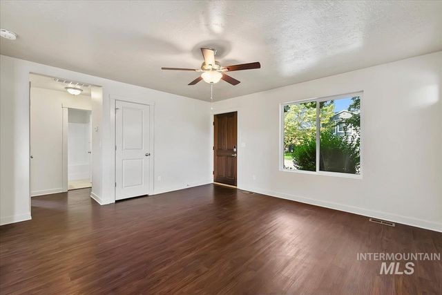 4588 N Price Ave, Meridian, ID 83646
