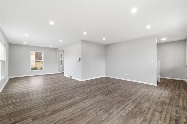 2104 Pulaski Road, Neshannock Twp, PA 16105